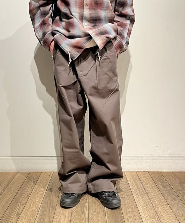 BANさんの「BEAMS WOMEN｜ニュー ワイドチノ パンツ」を使ったコーディネート