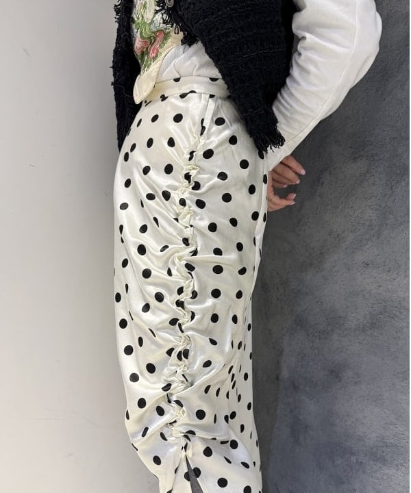 庭野 優紀さんの「BEAMS WOMEN｜ツイード ニット ベスト」を使ったコーディネート