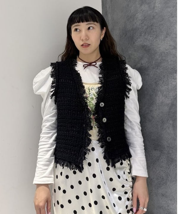 庭野 優紀さんの「BEAMS WOMEN｜ツイード ニット ベスト」を使ったコーディネート