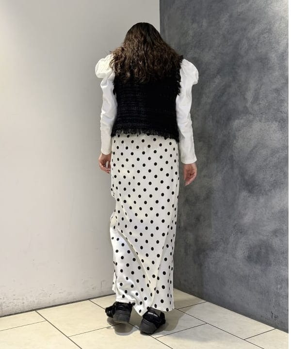 庭野 優紀さんの「BEAMS WOMEN｜ツイード ニット ベスト」を使ったコーディネート