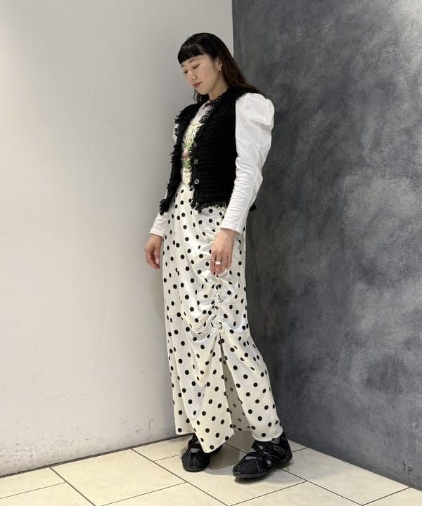 庭野 優紀さんの「BEAMS WOMEN｜ツイード ニット ベスト」を使ったコーディネート