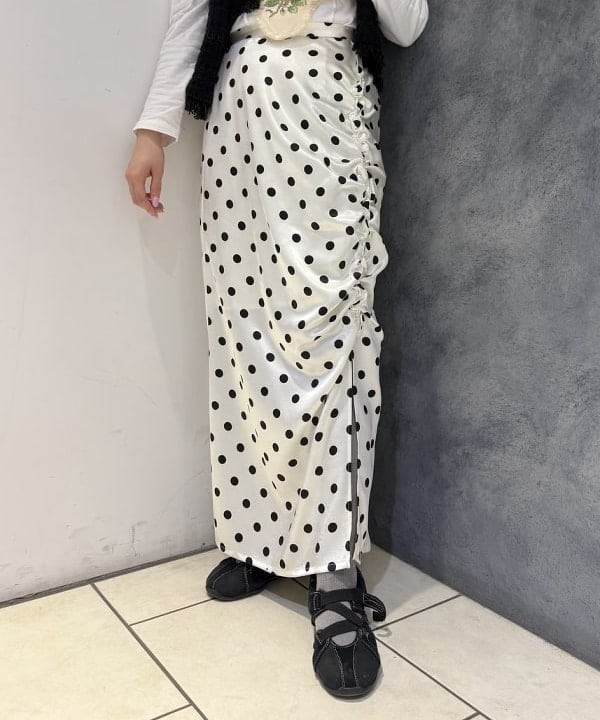 庭野 優紀さんの「BEAMS WOMEN｜ツイード ニット ベスト」を使ったコーディネート