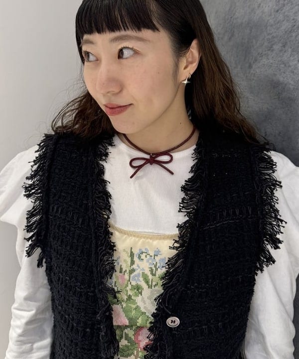 庭野 優紀さんの「BEAMS WOMEN｜ツイード ニット ベスト」を使ったコーディネート