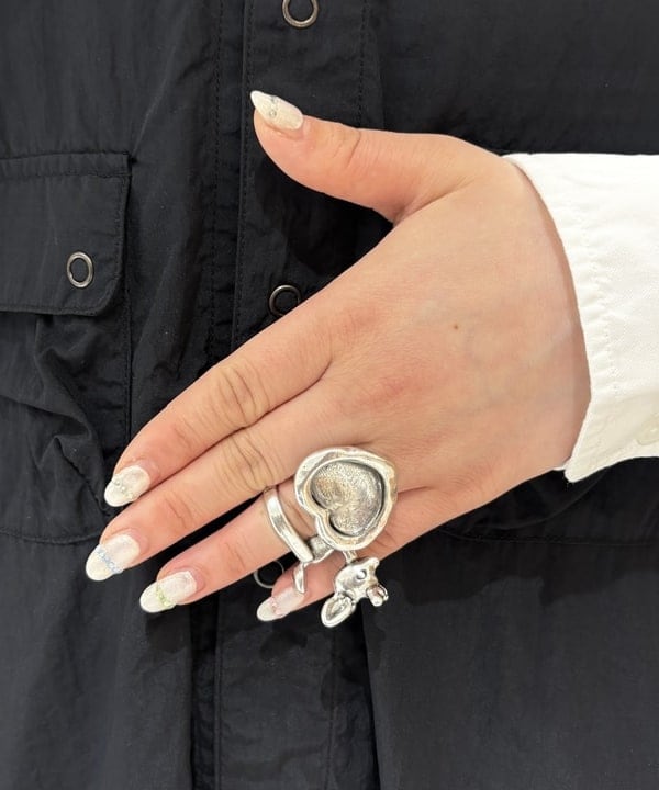 大石彩可さんの「BEAMS WOMEN｜ナイロン タッサー C-1 ノースリーブ ワンピース」を使ったコーディネート