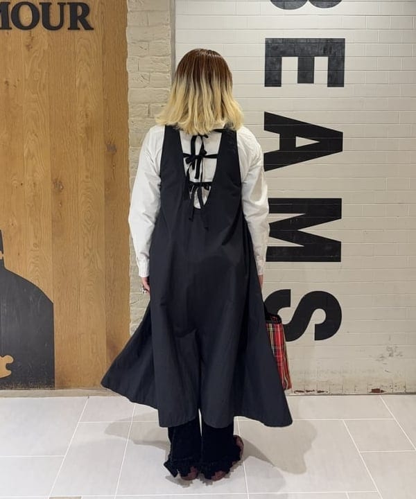 大石彩可さんの「BEAMS WOMEN｜ナイロン タッサー C-1 ノースリーブ ワンピース」を使ったコーディネート