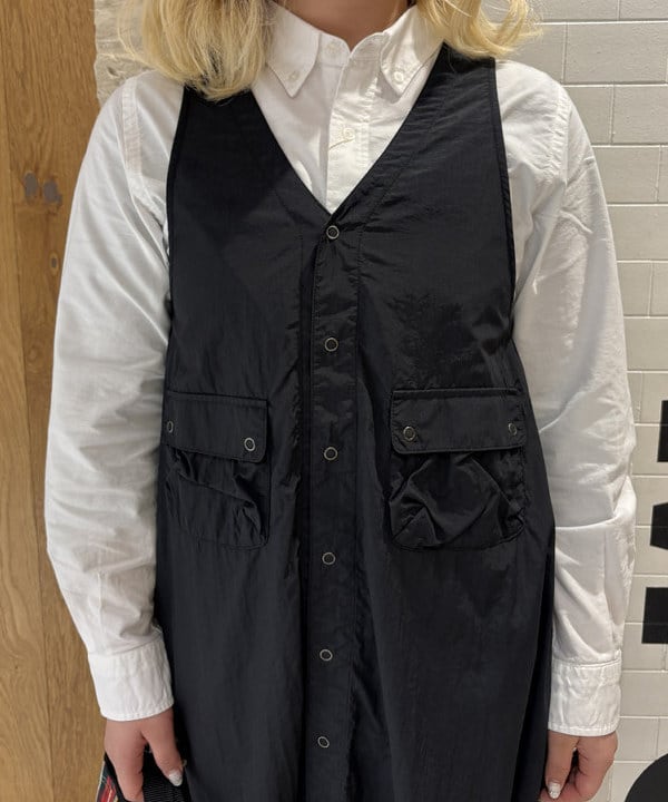 大石彩可さんの「BEAMS WOMEN｜ナイロン タッサー C-1 ノースリーブ ワンピース」を使ったコーディネート