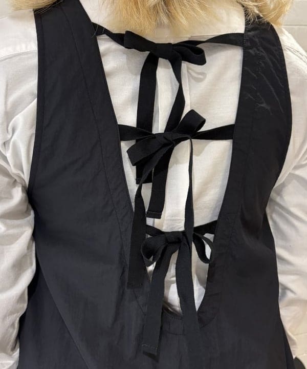 大石彩可さんの「BEAMS WOMEN｜ナイロン タッサー C-1 ノースリーブ ワンピース」を使ったコーディネート