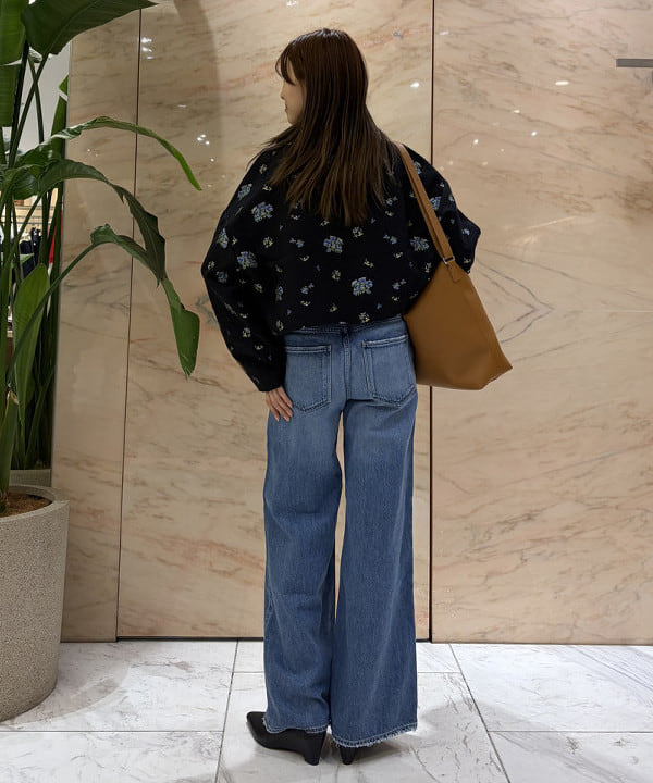 茂野 真楓さんの「BEAMS WOMEN｜BAUM UND PFERDGARTEN / BEBETH フラワー ジャケット」を使ったコーディネート