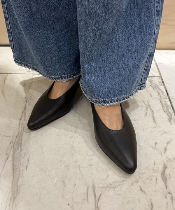 茂野 真楓さんの「BEAMS WOMEN｜BAUM UND PFERDGARTEN / BEBETH フラワー ジャケット」を使ったコーディネート