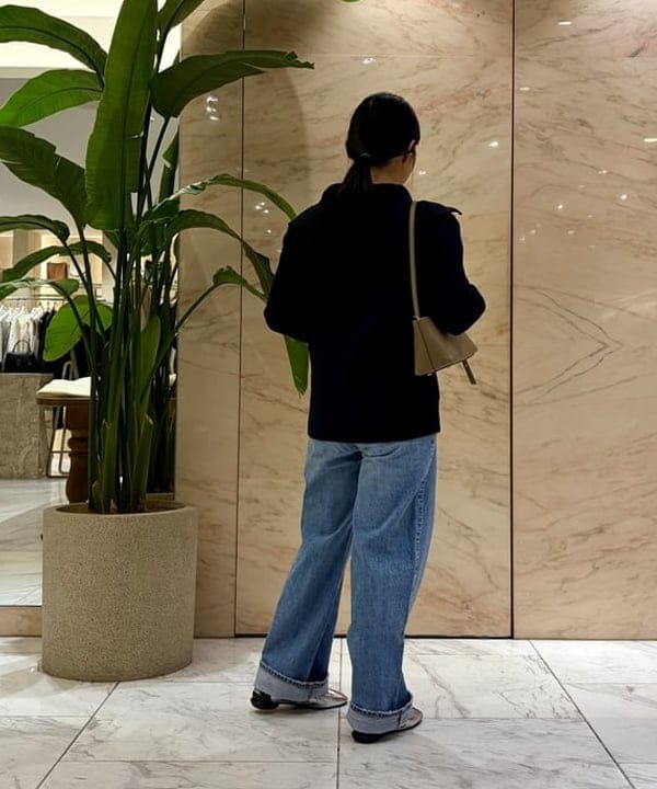 小笠原 楓さんの「BEAMS WOMEN｜ORR / ダブルポケット リブニット カーディガン」を使ったコーディネート