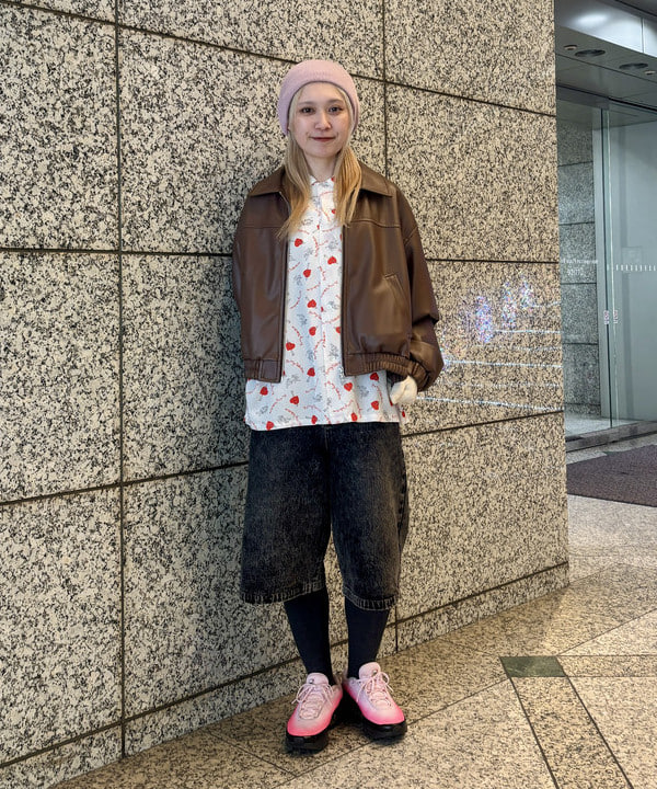 YABUさんの「BEAMS WOMEN｜デニム ハーフ パンツ」を使ったコーディネート