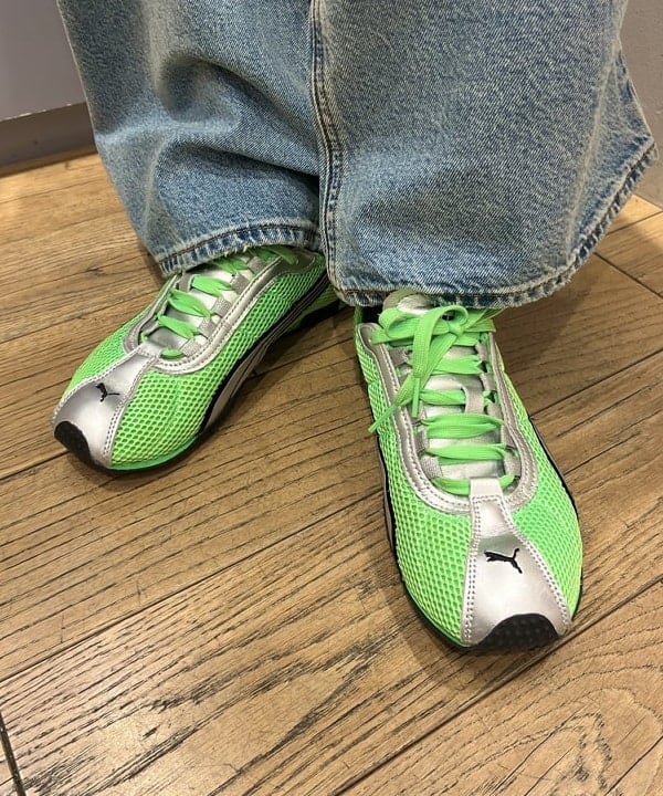 ゆいさんの「BEAMS WOMEN｜LEVI&rsquo;S(R) / LOOSE BOOT ジーンズ ライトインディゴ」を使ったコーディネート