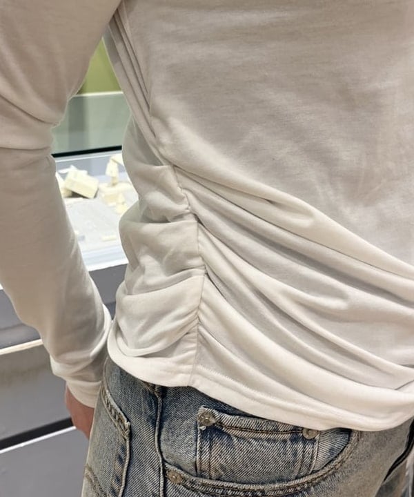 ゆいさんの「BEAMS WOMEN｜LEVI&rsquo;S(R) / LOOSE BOOT ジーンズ ライトインディゴ」を使ったコーディネート