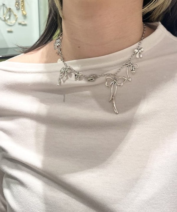 ゆいさんの「BEAMS WOMEN｜LEVI&rsquo;S(R) / LOOSE BOOT ジーンズ ライトインディゴ」を使ったコーディネート