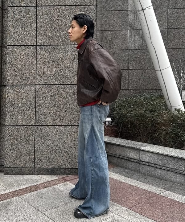 配島 孝明さんの「BEAMS WOMEN｜ワイドショートフィット ゴートレザー ジップブルゾン」を使ったコーディネート