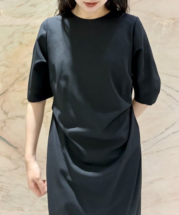 中丸　栞さんの「BEAMS WOMEN｜TRESSE / ワイド レザー カチューシャ」を使ったコーディネート