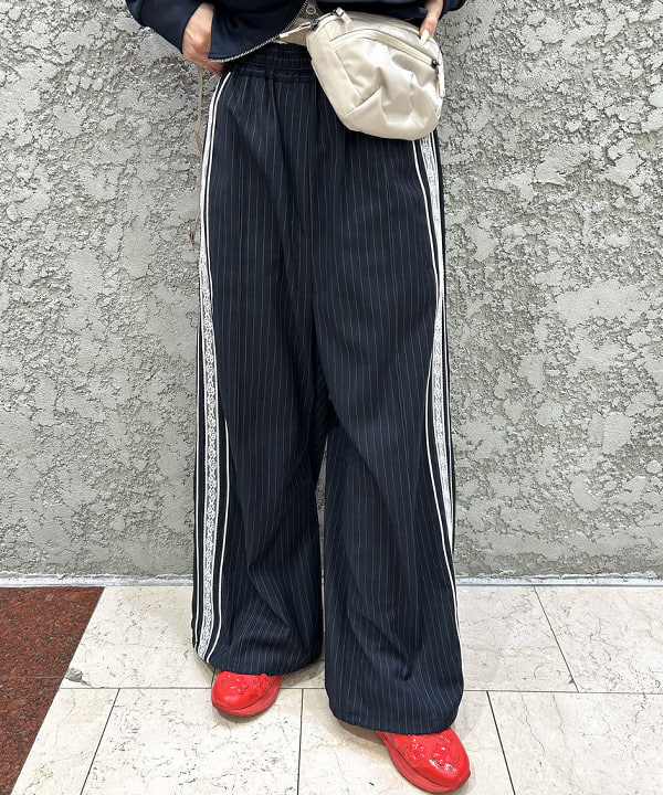 ササキさんの「BEAMS WOMEN｜フリル ジャージ ブルゾン」を使ったコーディネート