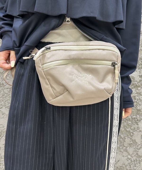 ササキさんの「BEAMS WOMEN｜フリル ジャージ ブルゾン」を使ったコーディネート