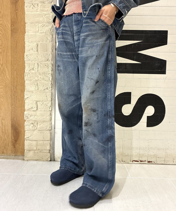 津藤 理佐子さんの「BEAMS WOMEN｜【別注】Lee &times; maturely / ヴィンテージ ペインター パンツ」を使ったコーディネート