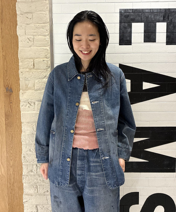 津藤 理佐子さんの「BEAMS WOMEN｜【別注】Lee &times; maturely / ヴィンテージ ペインター パンツ」を使ったコーディネート