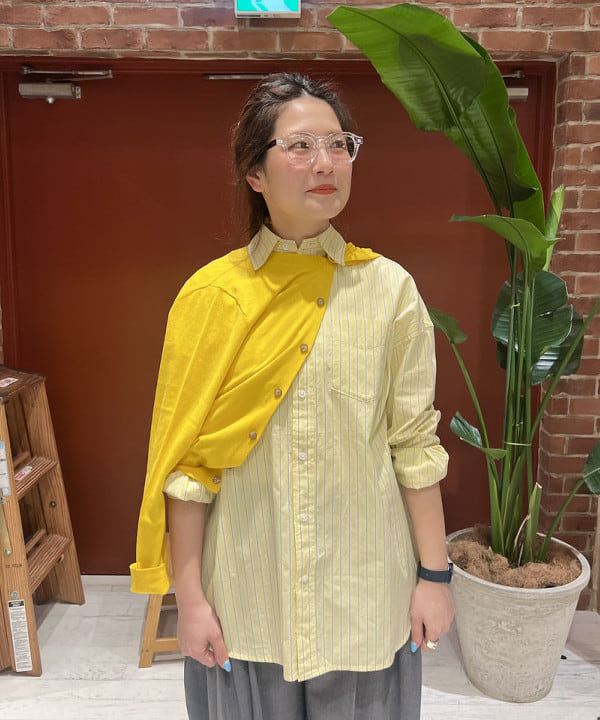 エノモト アミさんの「BEAMS WOMEN｜ドビー ストライプ ビッグ BDシャツ ＜定番 / オンオフ兼用＞」を使ったコーディネート