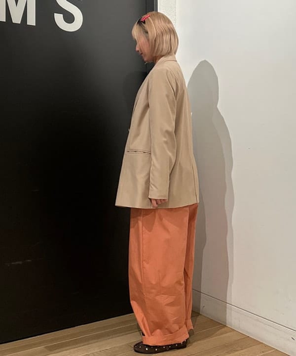 佐藤 亜美さんの「BEAMS WOMEN｜4ボタン ダブル ブレザー」を使ったコーディネート