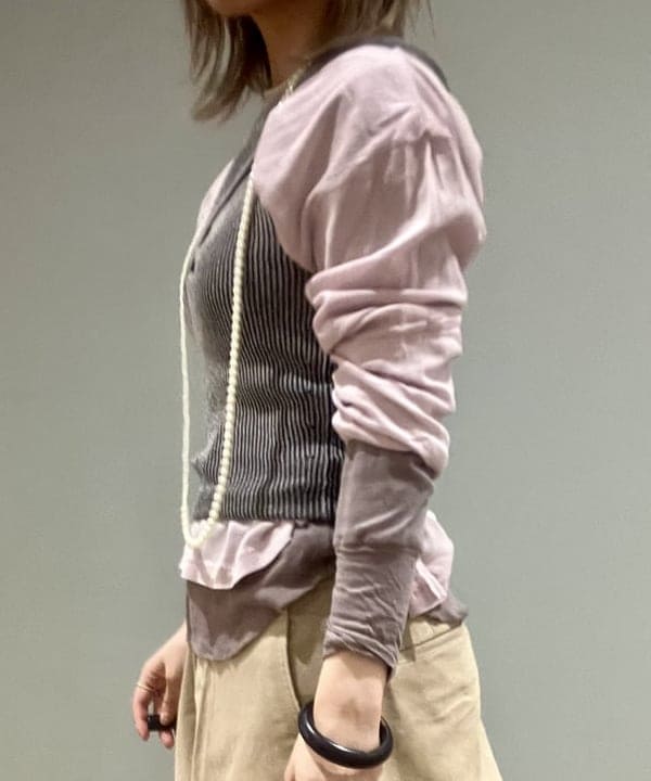 小原 もこさんの「BEAMS WOMEN｜maturely / プレーティング ワンショルダー ベスト」を使ったコーディネート