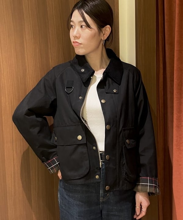 岡 妃呂美さんの「BEAMS WOMEN｜【別注】Barbour / SPEY ジャケット」を使ったコーディネート