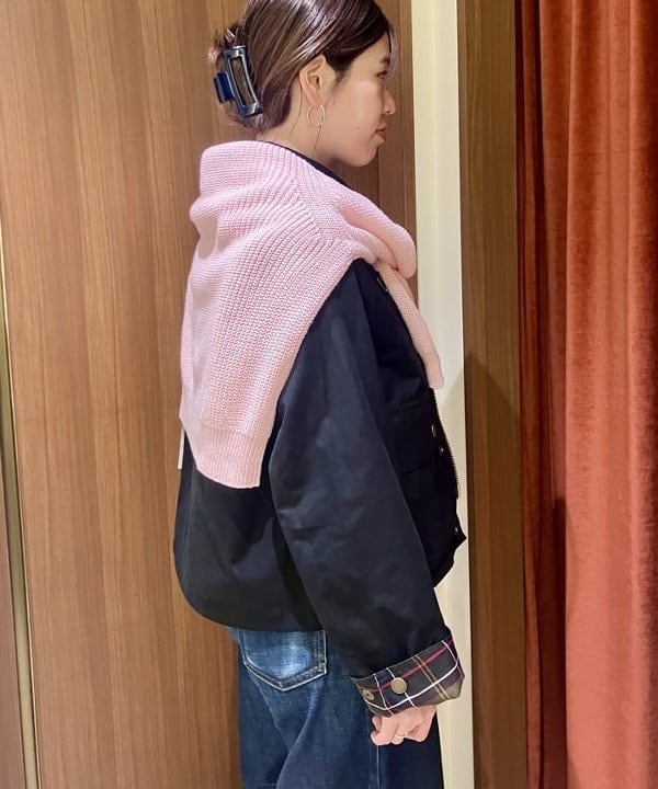 岡 妃呂美さんの「BEAMS WOMEN｜【別注】Barbour / SPEY ジャケット」を使ったコーディネート