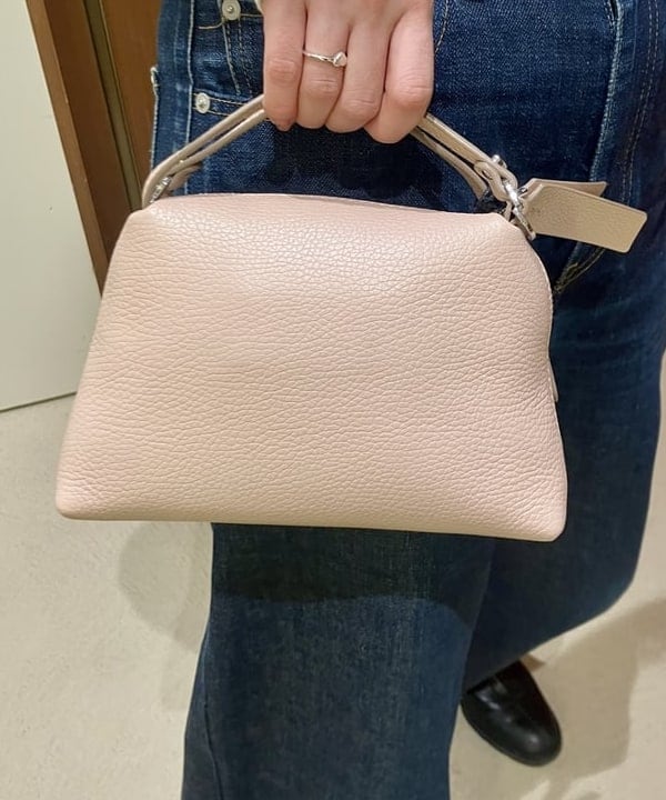 岡 妃呂美さんの「BEAMS WOMEN｜【別注】Barbour / SPEY ジャケット」を使ったコーディネート