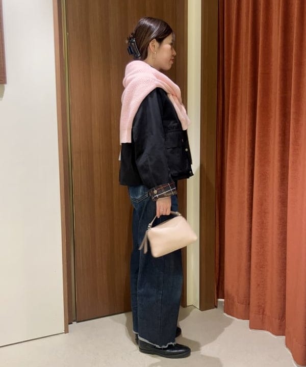 岡 妃呂美さんの「BEAMS WOMEN｜【別注】Barbour / SPEY ジャケット」を使ったコーディネート