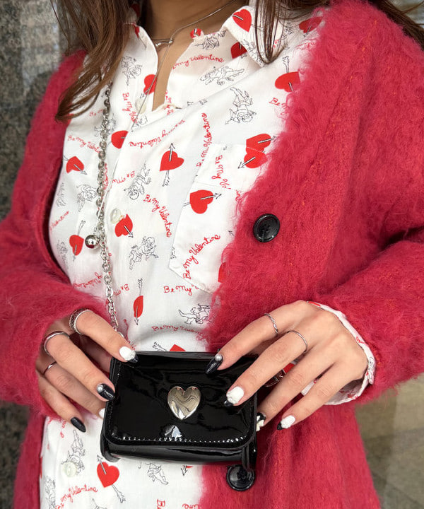 松本 佳菜子さんの「BEAMS WOMEN｜ヘアリー シャギー Vネック カーディガン」を使ったコーディネート