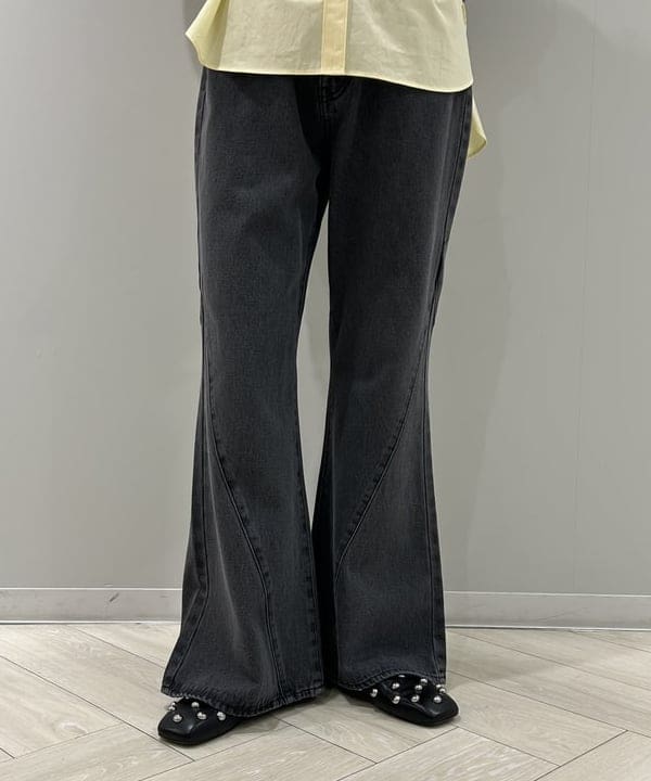 ササキさんの「BEAMS WOMEN｜リブ オフショルダー ニット」を使ったコーディネート