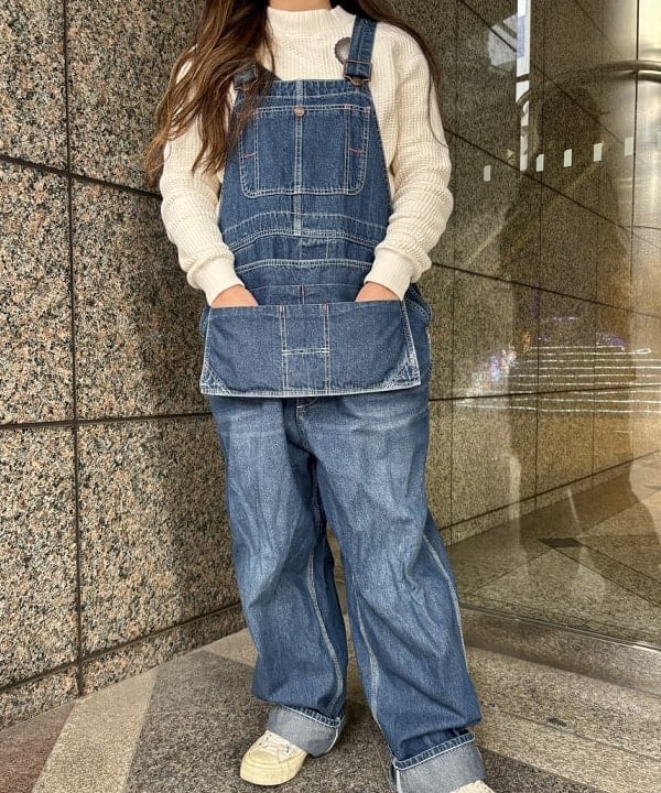 サイトウ　トモミさんの「BEAMS WOMEN｜【別注】BIGMAC / エプロン オーバーオール」を使ったコーディネート