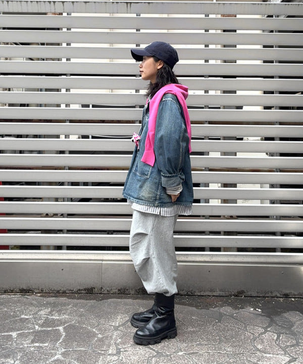 オカモト ミサキさんの「BEAMS WOMEN｜14ゲージ クルーネック カーディガン」を使ったコーディネート