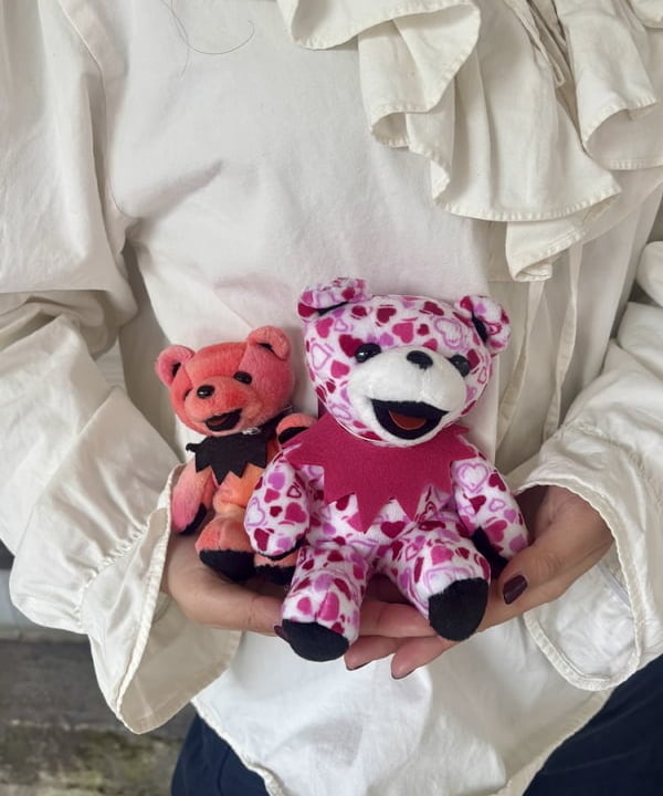 チナツさんの「BEAMS WOMEN｜ブラス 太フープ ピアス」を使ったコーディネート