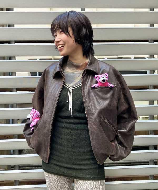 みやさかさんの「BEAMS WOMEN｜ワイドショートフィット ゴートレザー ジップブルゾン」を使ったコーディネート