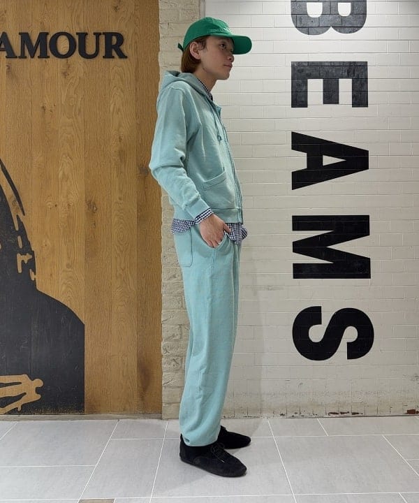 マツミヤさんの「BEAMS WOMEN｜【別注】Healthknit &times; maturely / トンプキンス フルジップ パーカー」を使ったコーディネート