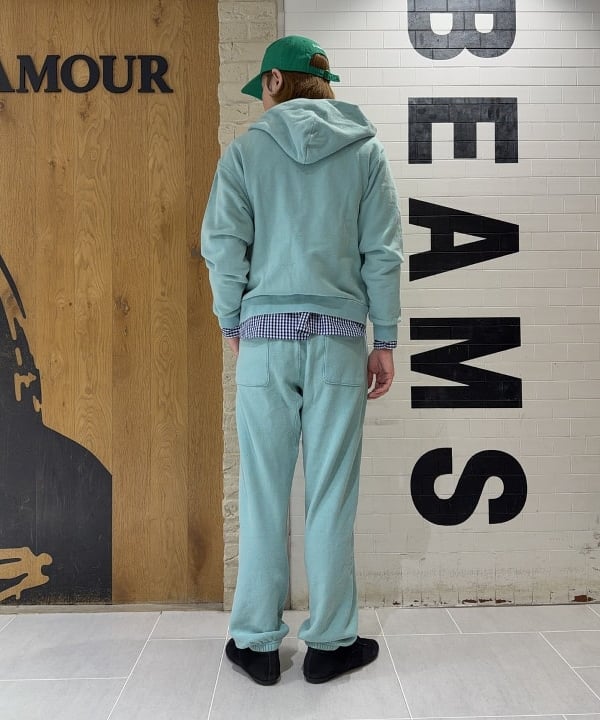 マツミヤさんの「BEAMS WOMEN｜【別注】Healthknit &times; maturely / トンプキンス フルジップ パーカー」を使ったコーディネート