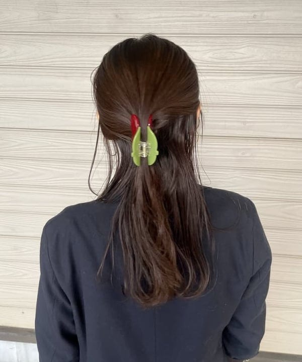 カタヤマ アヤさんの「BEAMS WOMEN｜Jenny Lemons / Large Hair Claw Clip」を使ったコーディネート