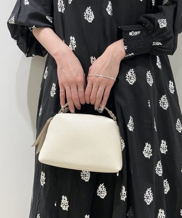 nodokaさんの「BEAMS WOMEN｜ne Quittez pas / ボイル フラワー ロングスリーブ ワンピース」を使ったコーディネート