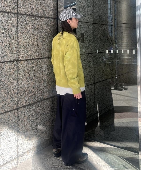 菊田 悠さんの「BEAMS WOMEN｜5ゲージ ガーメントダイ クルーネックニット」を使ったコーディネート