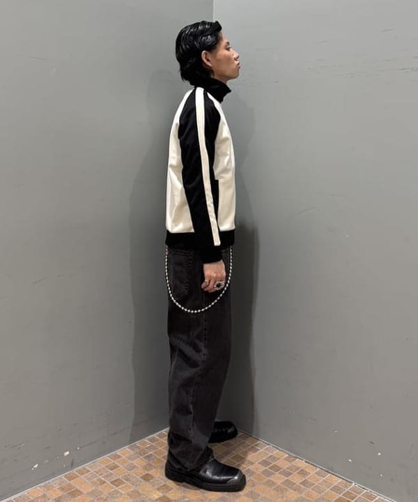 配島 孝明さんの「BEAMS WOMEN｜【別注】FRED PERRY / トラックジャケット」を使ったコーディネート