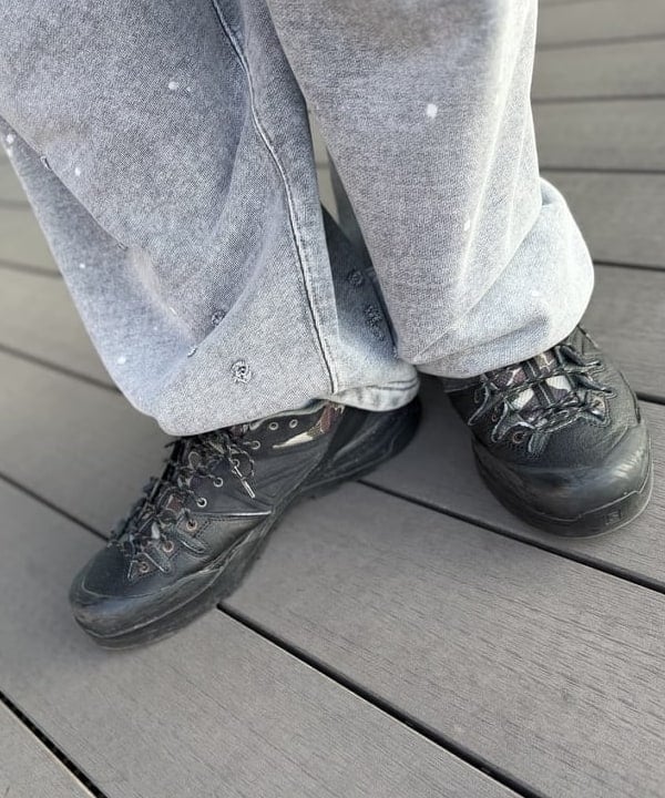 BAKU(東江 漠)さんの「BEAMS WOMEN｜ワイドストレートフィット ダメージ スウェットパンツ」を使ったコーディネート