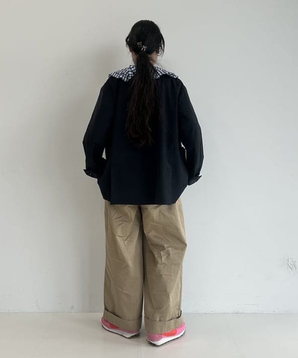 清水 彩乃さんの「BEAMS WOMEN｜ワイド タック チノ パンツ」を使ったコーディネート