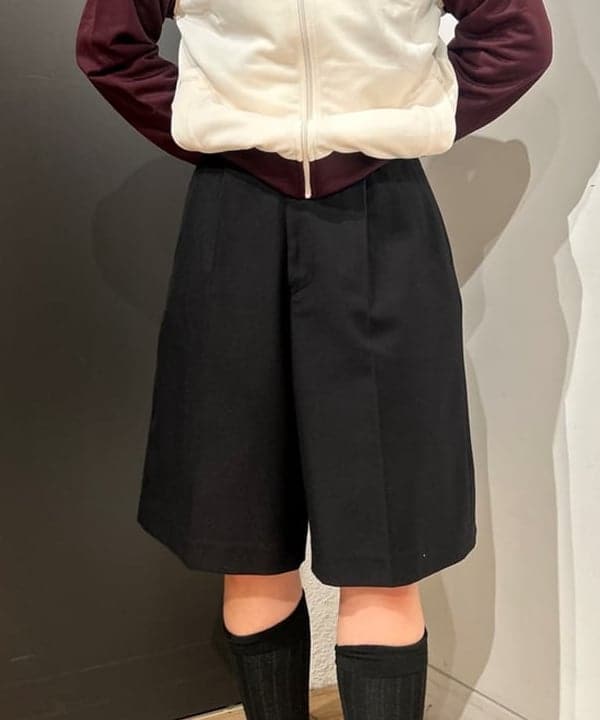 佐藤 亜美さんの「BEAMS WOMEN｜FRED PERRY / カラーブロック トラック ジャケット」を使ったコーディネート