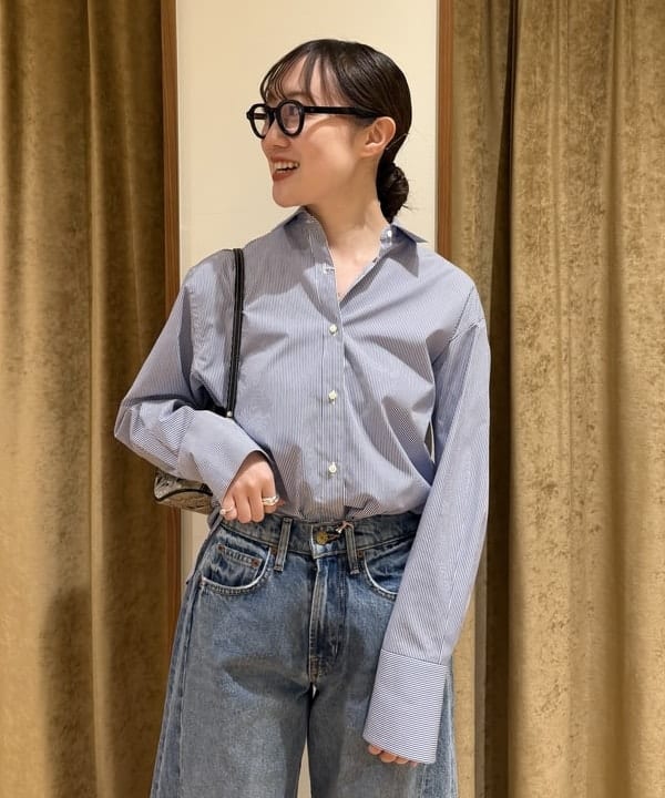 大浦 栞さんの「BEAMS WOMEN｜B SIDES / RELAXED CUFFED LASSO デニムパンツ JANE WASH」を使ったコーディネート