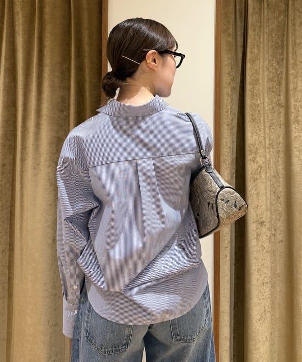 大浦 栞さんの「BEAMS WOMEN｜B SIDES / RELAXED CUFFED LASSO デニムパンツ JANE WASH」を使ったコーディネート