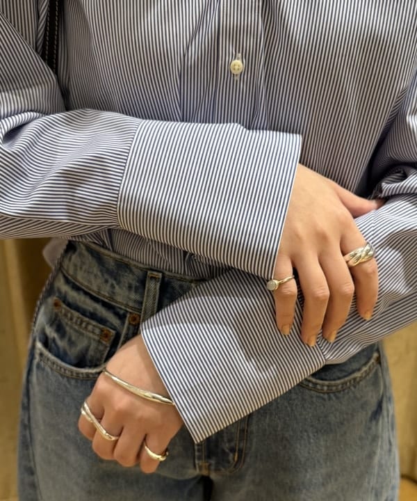 大浦 栞さんの「BEAMS WOMEN｜B SIDES / RELAXED CUFFED LASSO デニムパンツ JANE WASH」を使ったコーディネート