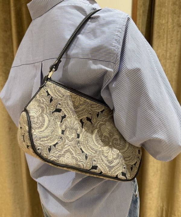 大浦 栞さんの「BEAMS WOMEN｜B SIDES / RELAXED CUFFED LASSO デニムパンツ JANE WASH」を使ったコーディネート